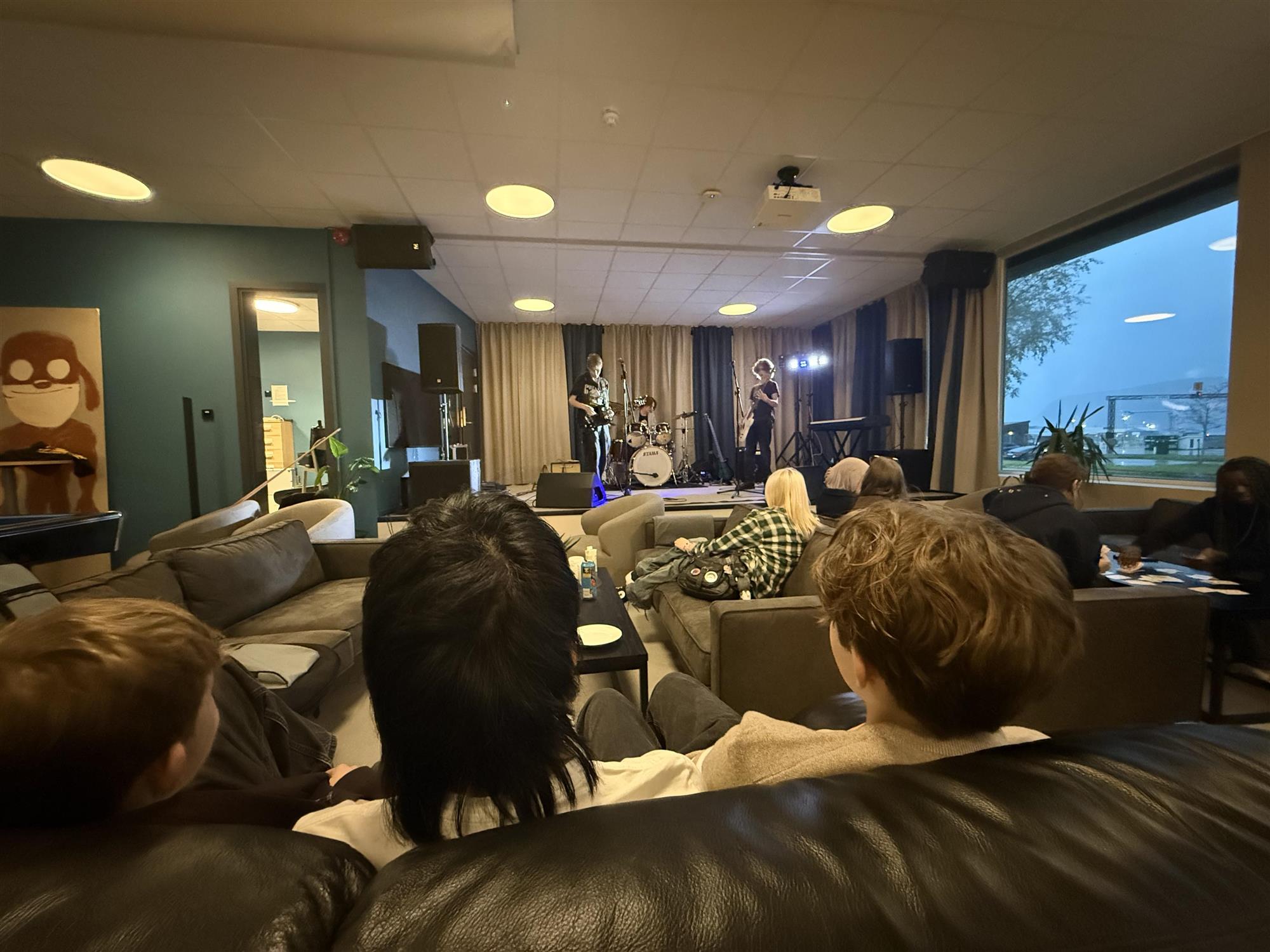 Lenkje til artikkel: No blir det meir ope, meir musikk og meir spel på ungdomsklubben