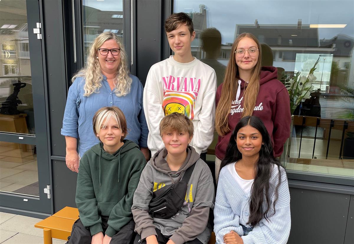 Fem Hareidsungdomar reiser til UKM (Ung Kultur Møtast) - Hareid kommune